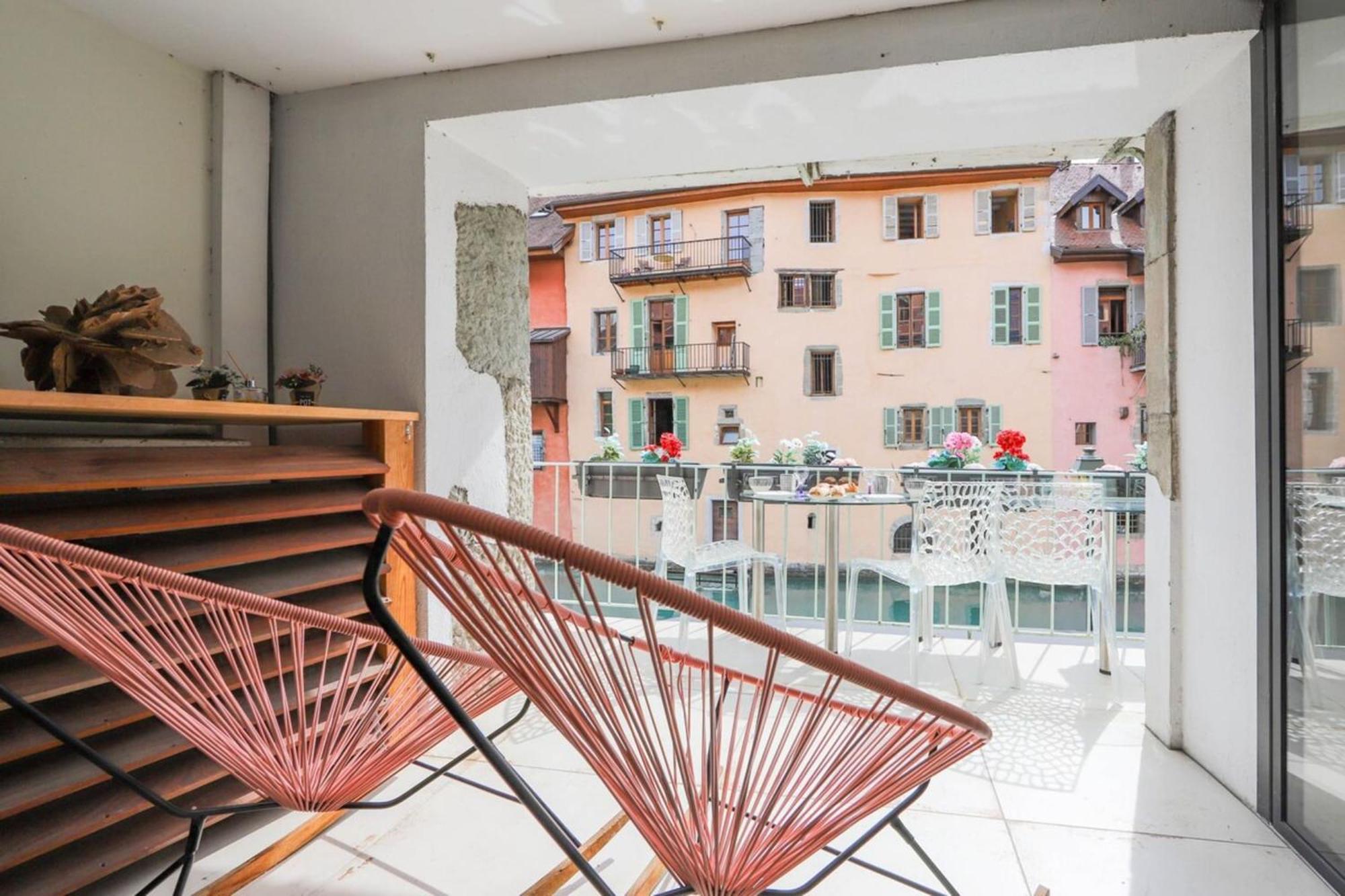 L'Eau Vive - sauna et jacuzzi en centre piéton Annecy Exterior foto