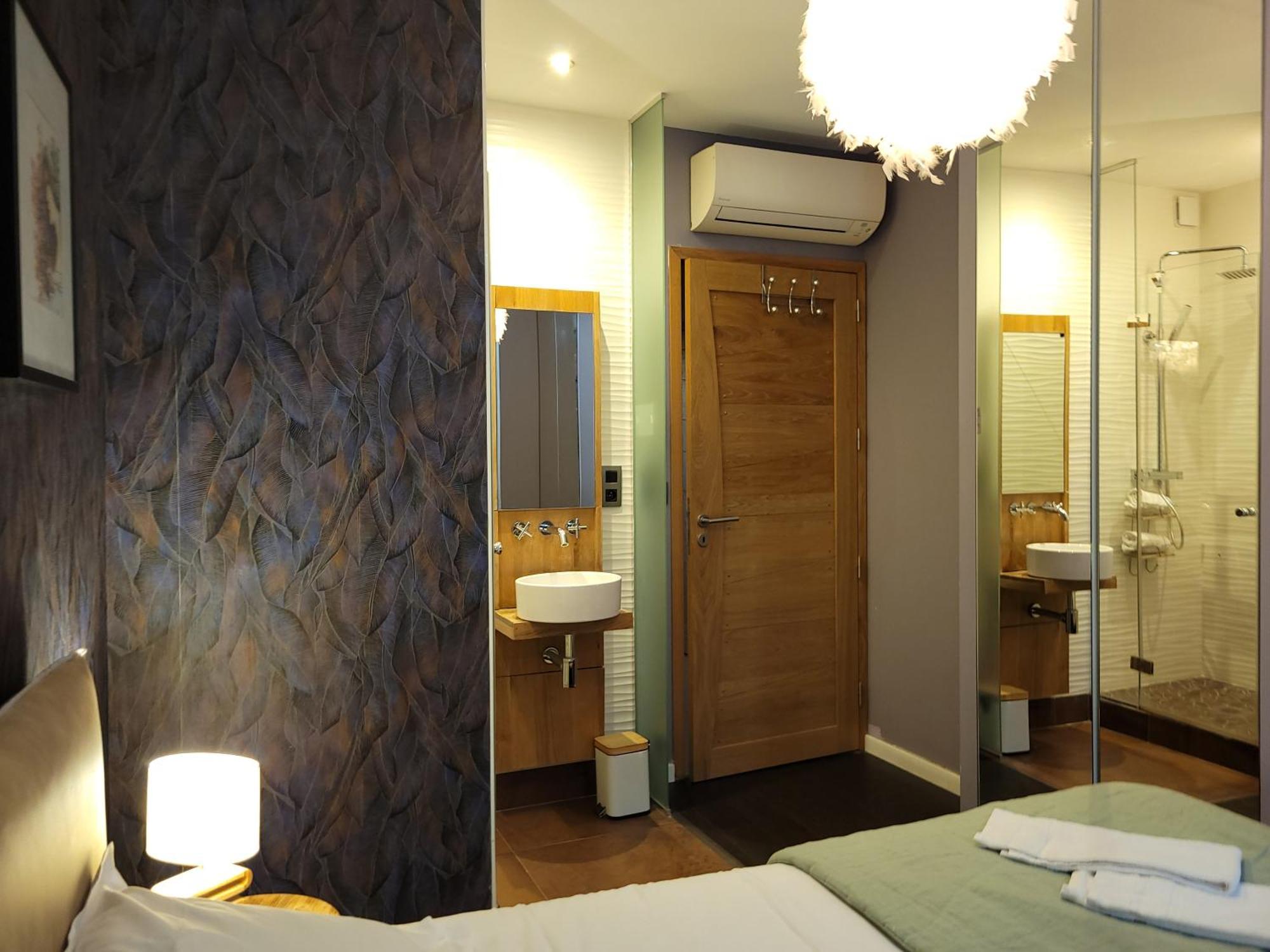 L'Eau Vive - sauna et jacuzzi en centre piéton Annecy Exterior foto